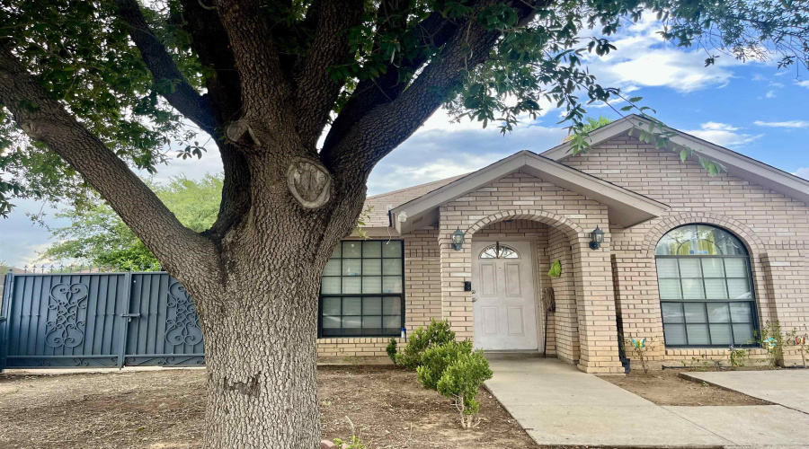 802 Prancer Rd, Laredo, Texas 78045, 3 Bedrooms Bedrooms, 5 Rooms Rooms,2 BathroomsBathrooms,Residential,For Sale,802 Prancer Rd,20253676