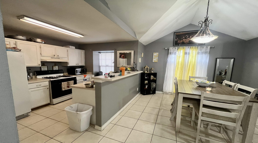 802 Prancer Rd, Laredo, Texas 78045, 3 Bedrooms Bedrooms, 5 Rooms Rooms,2 BathroomsBathrooms,Residential,For Sale,802 Prancer Rd,20253676