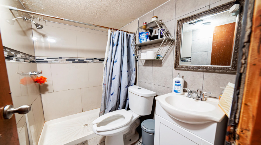 4935 Paz Ln, Laredo, Texas 78046, 3 Bedrooms Bedrooms, 4 Rooms Rooms,2 BathroomsBathrooms,Residential,For Sale,4935 Paz Ln,20253679