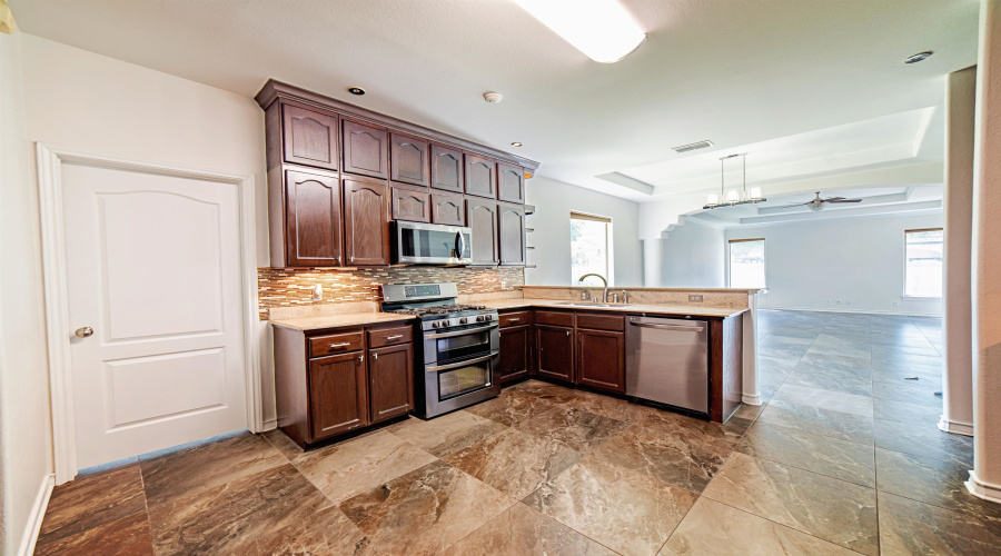3103 Dante Lp, Laredo, Texas 78041, 4 Bedrooms Bedrooms, 8 Rooms Rooms,3 BathroomsBathrooms,Residential,For Sale,3103 Dante Lp,20253684