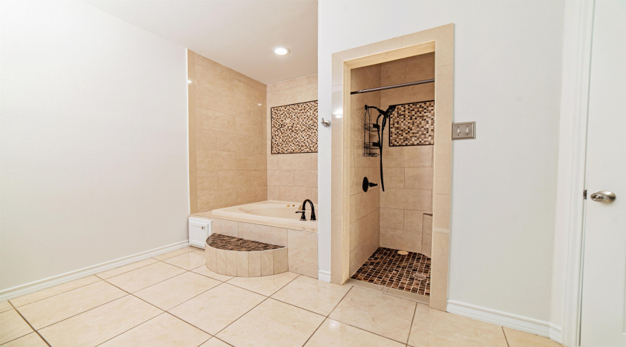 3103 Dante Lp, Laredo, Texas 78041, 4 Bedrooms Bedrooms, 8 Rooms Rooms,3 BathroomsBathrooms,Residential,For Sale,3103 Dante Lp,20253684
