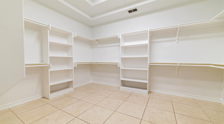 3103 Dante Lp, Laredo, Texas 78041, 4 Bedrooms Bedrooms, 8 Rooms Rooms,3 BathroomsBathrooms,Residential,For Sale,3103 Dante Lp,20253684