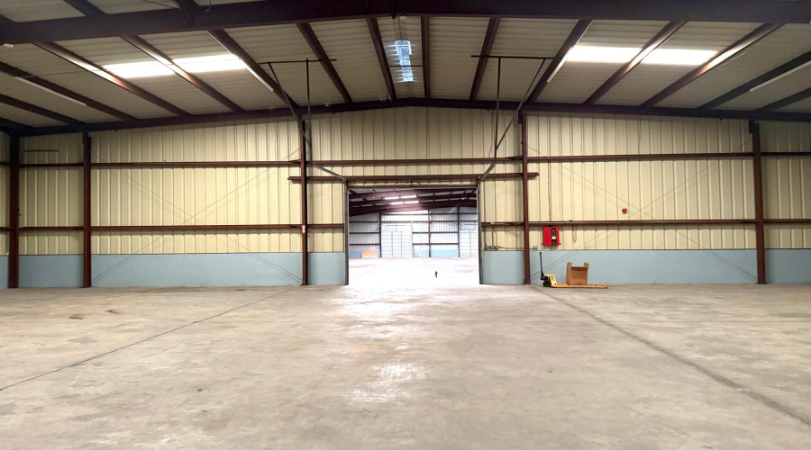 5812 East Dr, Laredo, Texas 78041, 1 Bedroom Bedrooms, 51 Rooms Rooms,4 BathroomsBathrooms,Commercial/industrial,For Rent,5812 East Dr,20253688