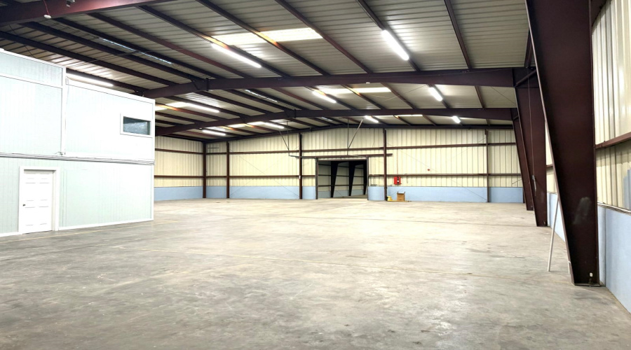 5812 East Dr, Laredo, Texas 78041, 1 Bedroom Bedrooms, 51 Rooms Rooms,4 BathroomsBathrooms,Commercial/industrial,For Rent,5812 East Dr,20253688