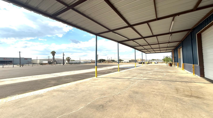 5812 East Dr, Laredo, Texas 78041, 1 Bedroom Bedrooms, 51 Rooms Rooms,4 BathroomsBathrooms,Commercial/industrial,For Rent,5812 East Dr,20253688