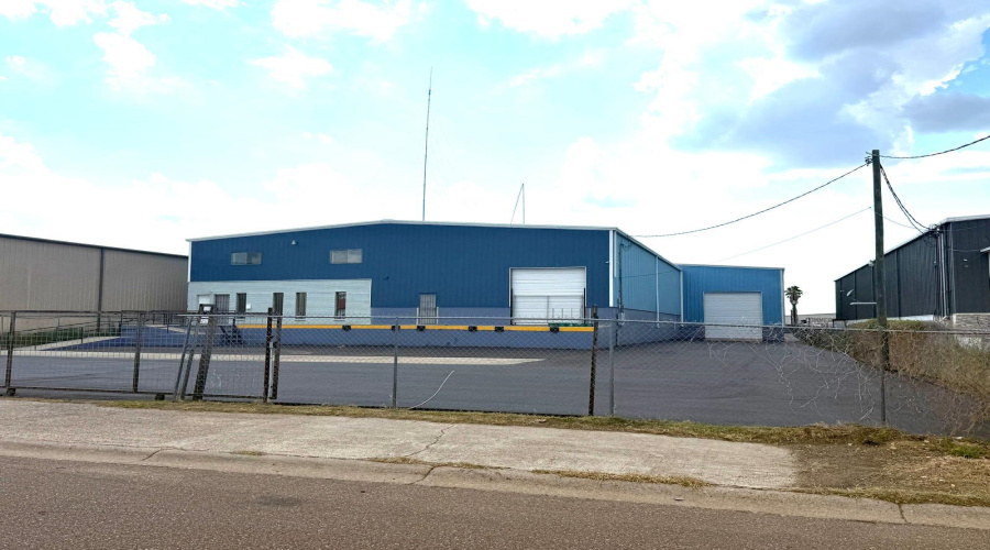 5812 East Dr, Laredo, Texas 78041, 1 Bedroom Bedrooms, 51 Rooms Rooms,4 BathroomsBathrooms,Commercial/industrial,For Rent,5812 East Dr,20253688