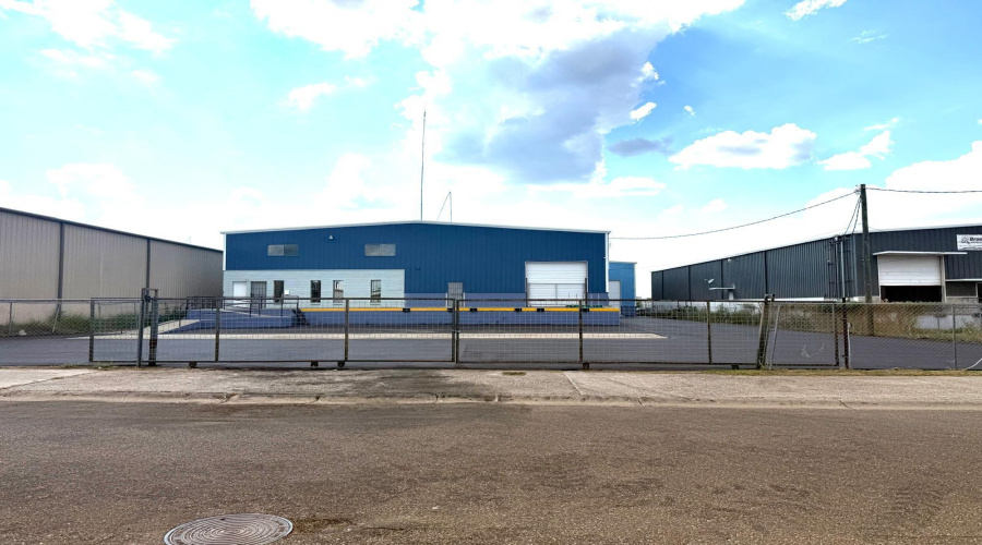 5812 East Dr, Laredo, Texas 78041, 1 Bedroom Bedrooms, 51 Rooms Rooms,4 BathroomsBathrooms,Commercial/industrial,For Rent,5812 East Dr,20253688