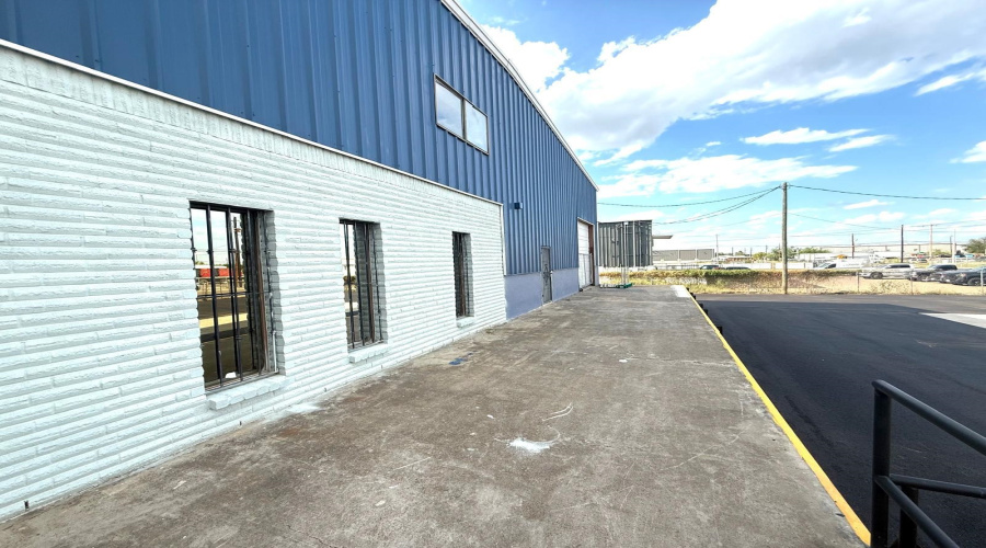 5812 East Dr, Laredo, Texas 78041, 1 Bedroom Bedrooms, 51 Rooms Rooms,4 BathroomsBathrooms,Commercial/industrial,For Rent,5812 East Dr,20253688