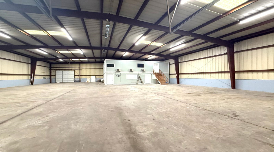 5812 East Dr, Laredo, Texas 78041, 1 Bedroom Bedrooms, 51 Rooms Rooms,4 BathroomsBathrooms,Commercial/industrial,For Rent,5812 East Dr,20253688