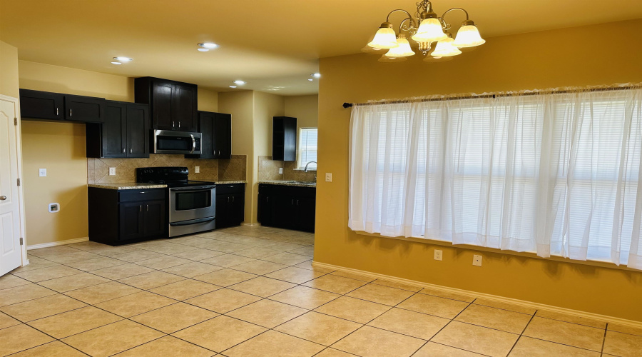 5812 Montevista Dr., Laredo, Texas 78041, 3 Bedrooms Bedrooms, 5 Rooms Rooms,2 BathroomsBathrooms,Residential,For Rent,5812 Montevista Dr.,20253700