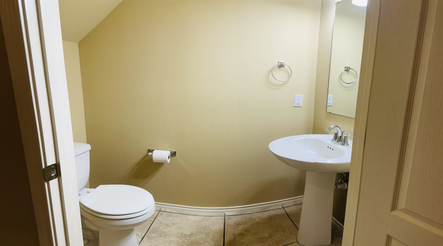 5812 Montevista Dr., Laredo, Texas 78041, 3 Bedrooms Bedrooms, 5 Rooms Rooms,2 BathroomsBathrooms,Residential,For Rent,5812 Montevista Dr.,20253700