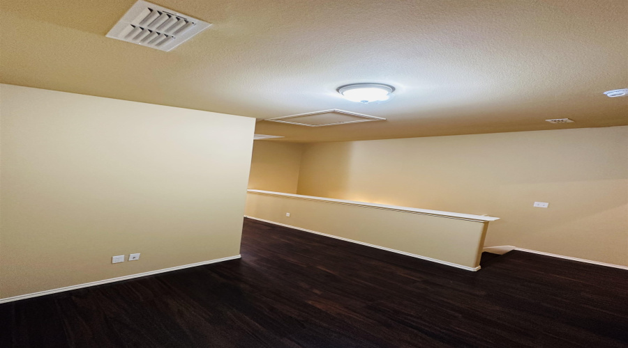 5812 Montevista Dr., Laredo, Texas 78041, 3 Bedrooms Bedrooms, 5 Rooms Rooms,2 BathroomsBathrooms,Residential,For Rent,5812 Montevista Dr.,20253700