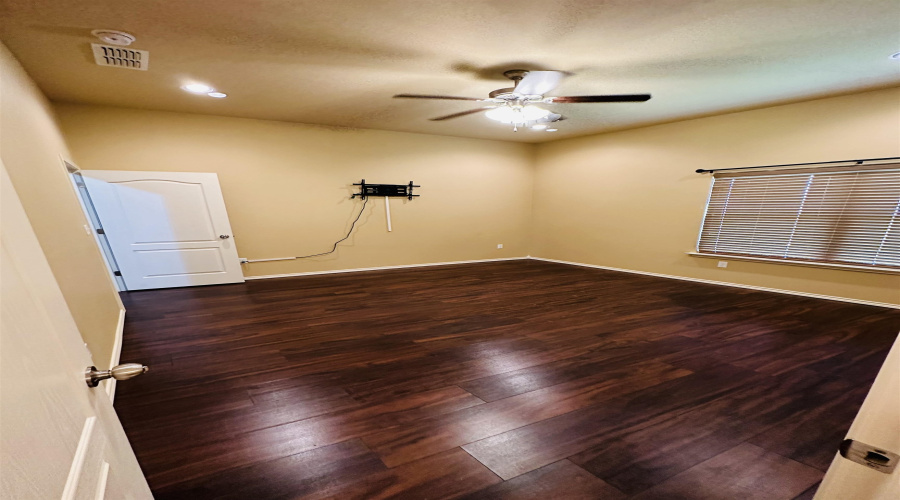 5812 Montevista Dr., Laredo, Texas 78041, 3 Bedrooms Bedrooms, 5 Rooms Rooms,2 BathroomsBathrooms,Residential,For Rent,5812 Montevista Dr.,20253700