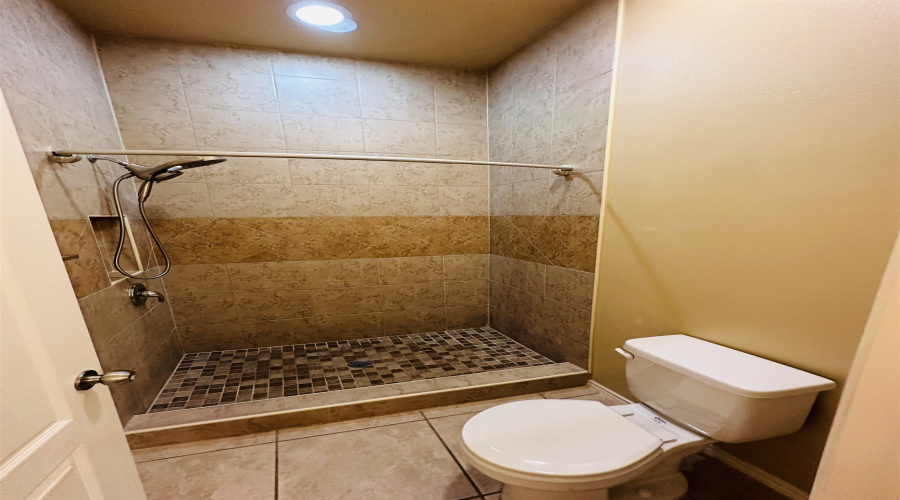 5812 Montevista Dr., Laredo, Texas 78041, 3 Bedrooms Bedrooms, 5 Rooms Rooms,2 BathroomsBathrooms,Residential,For Rent,5812 Montevista Dr.,20253700