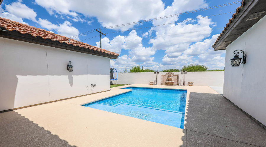 10619 Kirby Dr, LAREDO, Texas 78045, 6 Bedrooms Bedrooms, 9 Rooms Rooms,3 BathroomsBathrooms,Residential,For Sale,10619 Kirby Dr,20253708