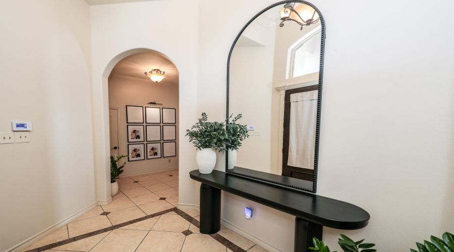 10619 Kirby Dr, LAREDO, Texas 78045, 6 Bedrooms Bedrooms, 9 Rooms Rooms,3 BathroomsBathrooms,Residential,For Sale,10619 Kirby Dr,20253708