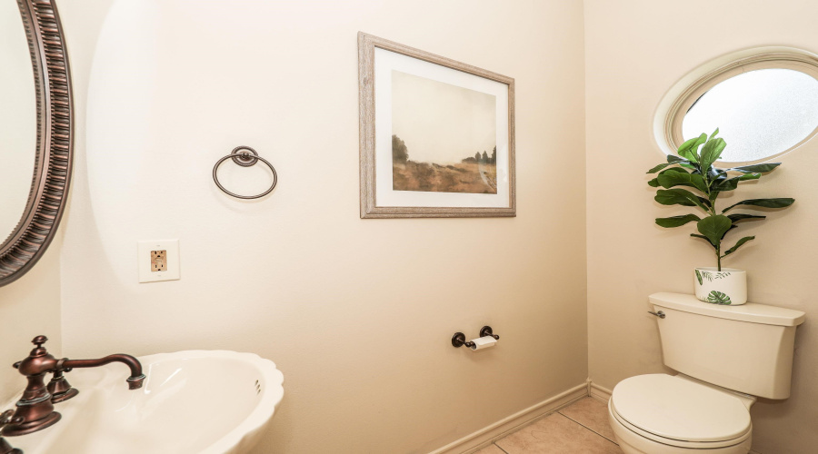 10619 Kirby Dr, LAREDO, Texas 78045, 6 Bedrooms Bedrooms, 9 Rooms Rooms,3 BathroomsBathrooms,Residential,For Sale,10619 Kirby Dr,20253708