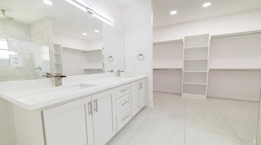 131 Faith Dr., Laredo, Texas 78043-5079, 4 Bedrooms Bedrooms, 4 Rooms Rooms,2 BathroomsBathrooms,Residential,For Sale,131 Faith Dr.,20253718