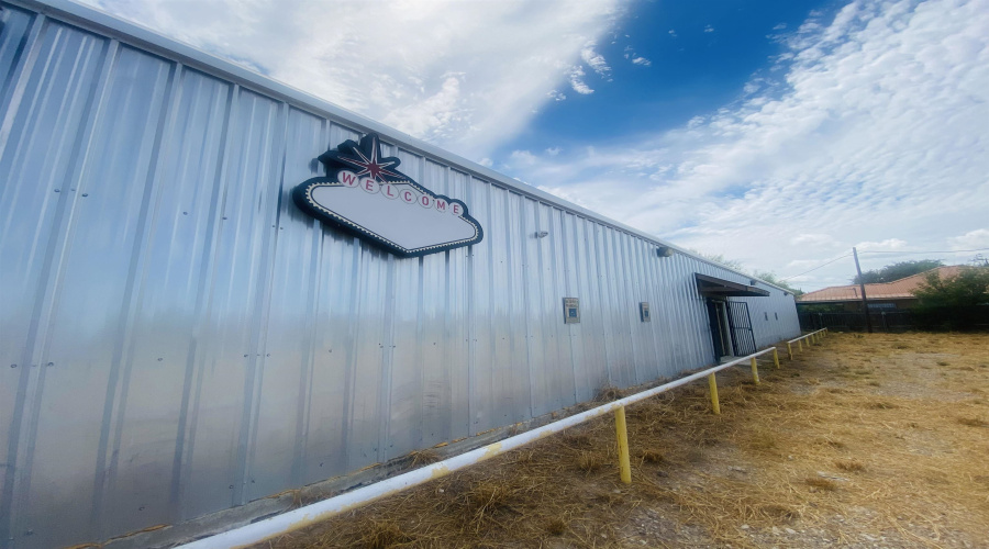 100 JAIME J ZAPATA ST, Falcon, Texas 78564, 1 Room Rooms,3 BathroomsBathrooms,Commercial retail/office,For Sale,100 JAIME J ZAPATA ST,20253725