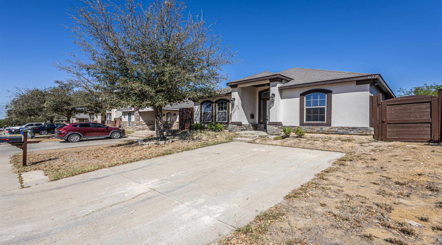 622 Susie Dr, LAREDO, Texas 78046, 3 Bedrooms Bedrooms, 5 Rooms Rooms,2 BathroomsBathrooms,Residential,For Sale,622 Susie Dr,20251129