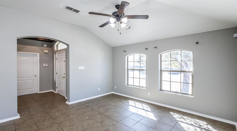 622 Susie Dr, LAREDO, Texas 78046, 3 Bedrooms Bedrooms, 5 Rooms Rooms,2 BathroomsBathrooms,Residential,For Sale,622 Susie Dr,20251129