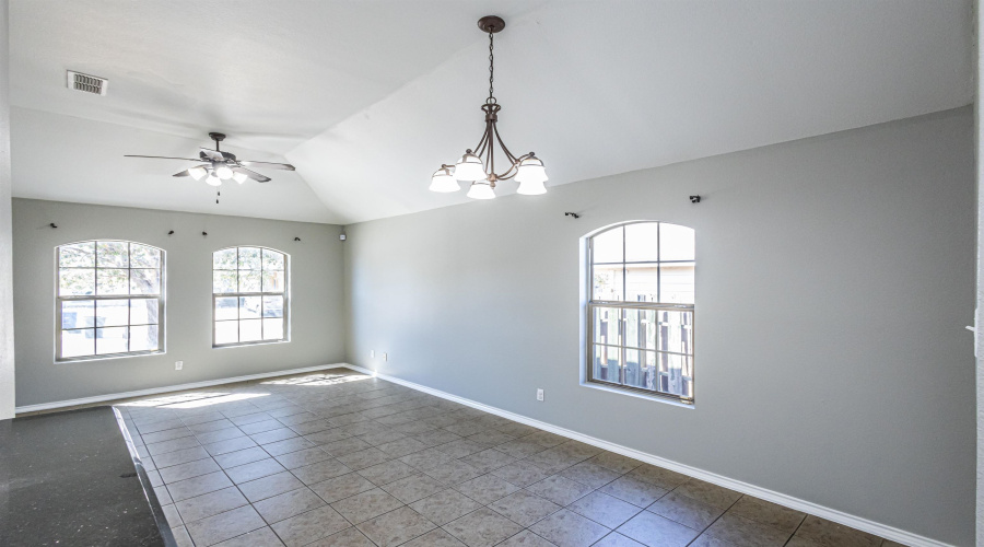 622 Susie Dr, LAREDO, Texas 78046, 3 Bedrooms Bedrooms, 5 Rooms Rooms,2 BathroomsBathrooms,Residential,For Sale,622 Susie Dr,20251129