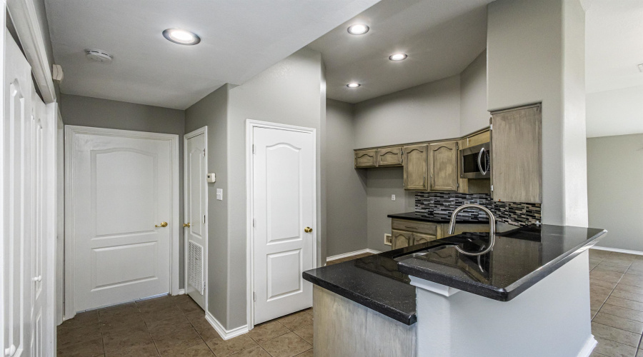 622 Susie Dr, LAREDO, Texas 78046, 3 Bedrooms Bedrooms, 5 Rooms Rooms,2 BathroomsBathrooms,Residential,For Sale,622 Susie Dr,20251129