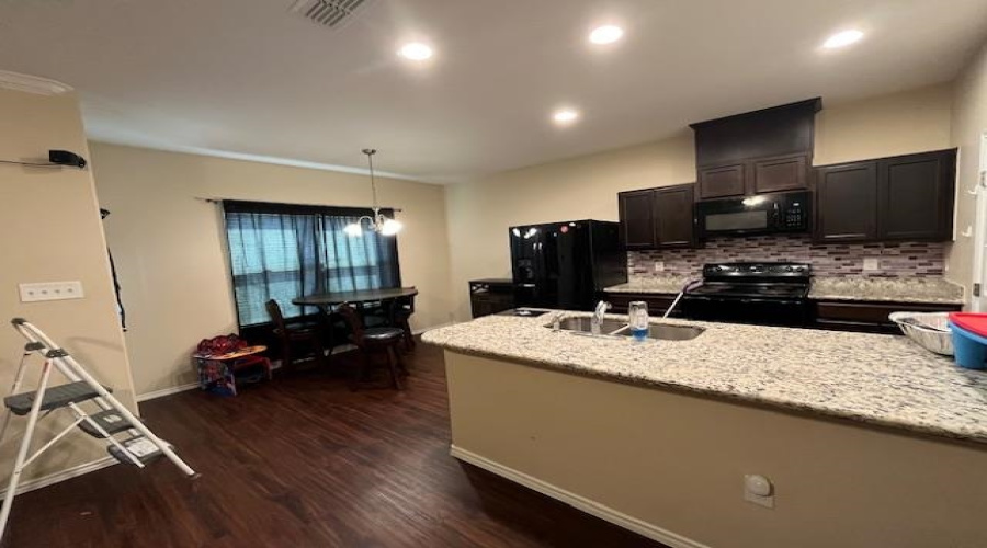 5905 St. Joan of Arc, Laredo, Texas 78046, 3 Bedrooms Bedrooms, 5 Rooms Rooms,2 BathroomsBathrooms,Residential,For Sale,5905 St. Joan of Arc,20251146