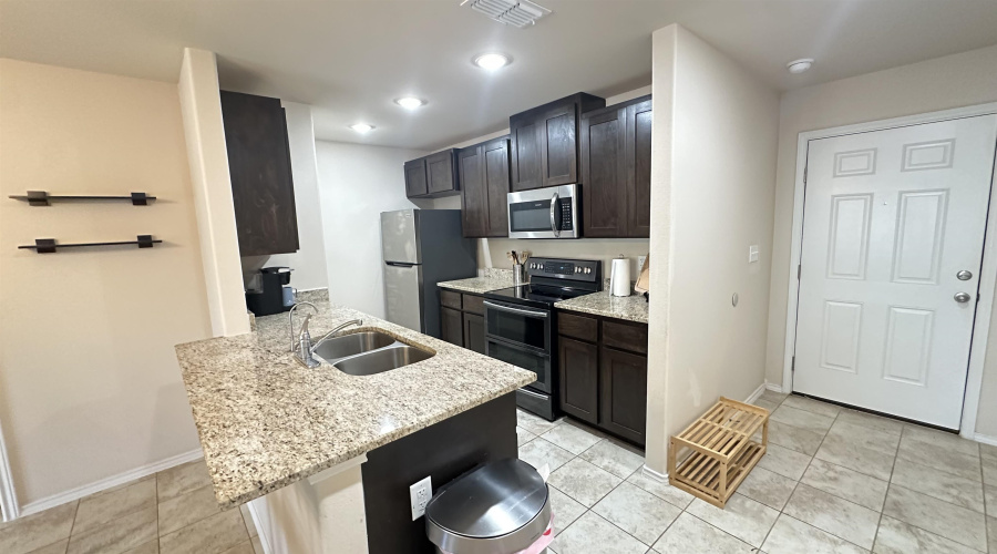 5609 Montevista Dr., Laredo, Texas 78041, 3 Bedrooms Bedrooms, 4 Rooms Rooms,2 BathroomsBathrooms,Residential,For Sale,5609 Montevista Dr.,20253723