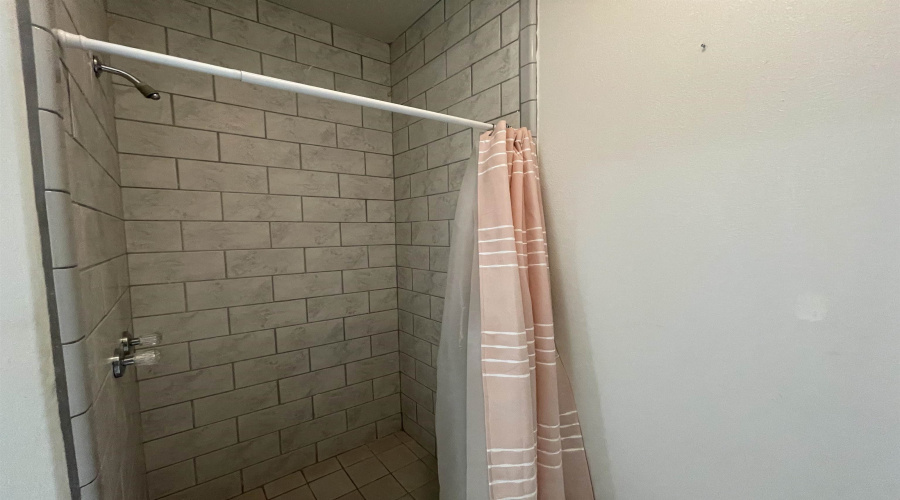 1000 Ranchway Dr, Laredo, Texas 78045-8653, 3 Bedrooms Bedrooms, 6 Rooms Rooms,3 BathroomsBathrooms,Residential,For Rent,1000 Ranchway Dr,20253726