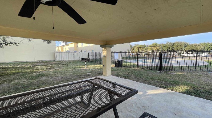 1000 Ranchway Dr, Laredo, Texas 78045-8653, 3 Bedrooms Bedrooms, 6 Rooms Rooms,3 BathroomsBathrooms,Residential,For Rent,1000 Ranchway Dr,20253726