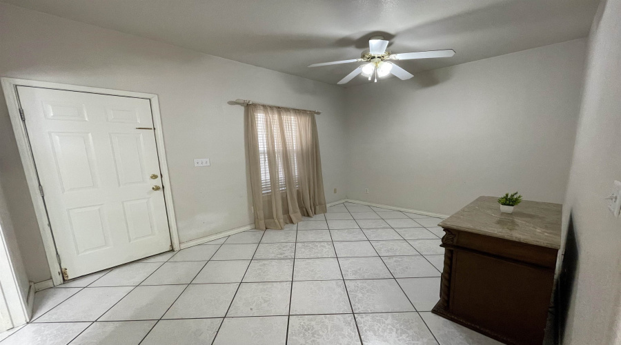 1000 Ranchway Dr, Laredo, Texas 78045-8653, 3 Bedrooms Bedrooms, 6 Rooms Rooms,3 BathroomsBathrooms,Residential,For Rent,1000 Ranchway Dr,20253726