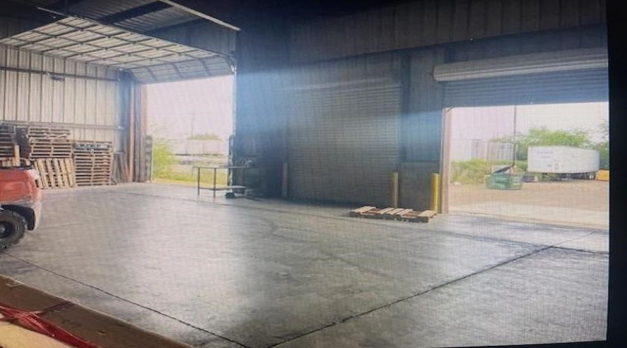 1641 World Trade Center Lp, LAREDO, Texas 78045, 1 Bedroom Bedrooms, 11 Rooms Rooms,3 BathroomsBathrooms,Commercial/industrial,For Rent,1641 World Trade Center Lp,20253729