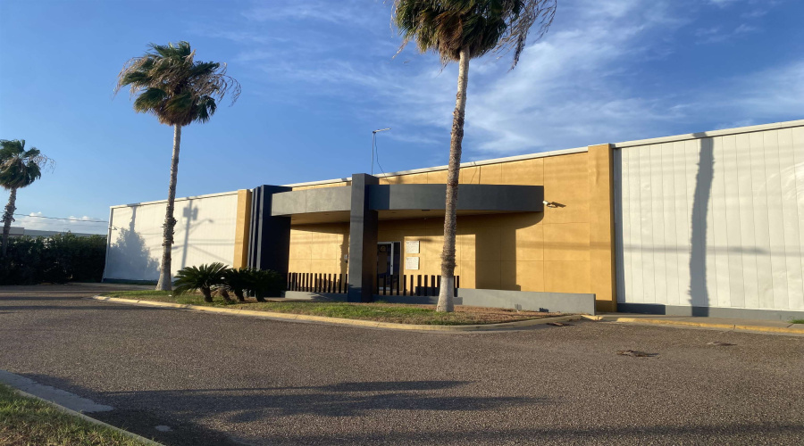 1641 World Trade Center Lp, LAREDO, Texas 78045, 1 Bedroom Bedrooms, 11 Rooms Rooms,3 BathroomsBathrooms,Commercial/industrial,For Rent,1641 World Trade Center Lp,20253729