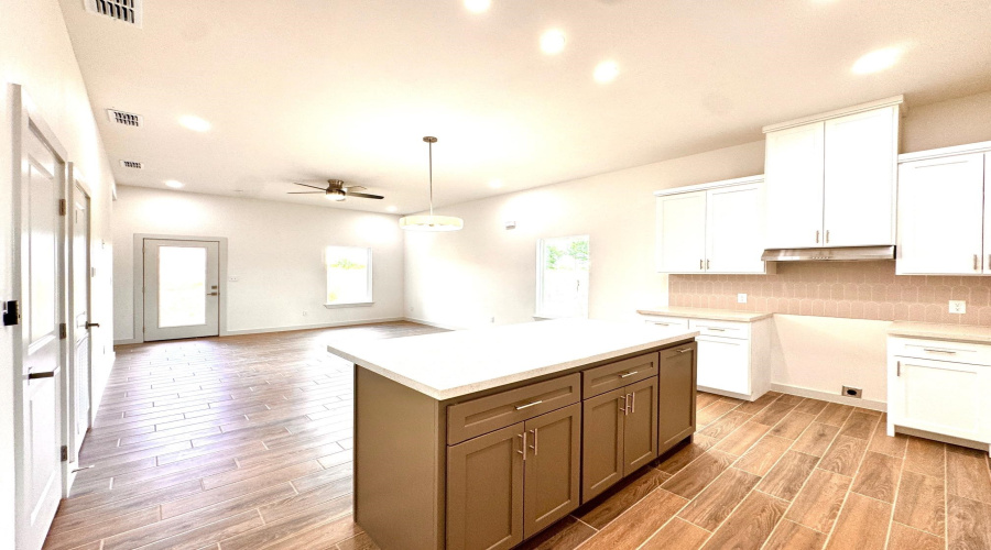 5317 General Franco Dr, LAREDO, Texas 78046, 3 Bedrooms Bedrooms, 5 Rooms Rooms,2 BathroomsBathrooms,Residential,For Sale,5317 General Franco Dr,20253736