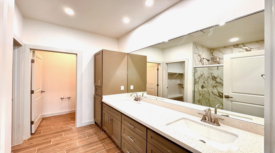 5317 General Franco Dr, LAREDO, Texas 78046, 3 Bedrooms Bedrooms, 5 Rooms Rooms,2 BathroomsBathrooms,Residential,For Sale,5317 General Franco Dr,20253736