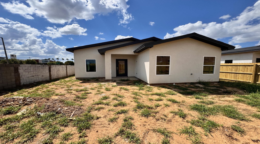 5317 General Franco Dr, LAREDO, Texas 78046, 3 Bedrooms Bedrooms, 5 Rooms Rooms,2 BathroomsBathrooms,Residential,For Sale,5317 General Franco Dr,20253736