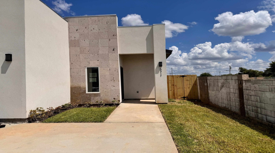 5317 General Franco Dr, LAREDO, Texas 78046, 3 Bedrooms Bedrooms, 5 Rooms Rooms,2 BathroomsBathrooms,Residential,For Sale,5317 General Franco Dr,20253736