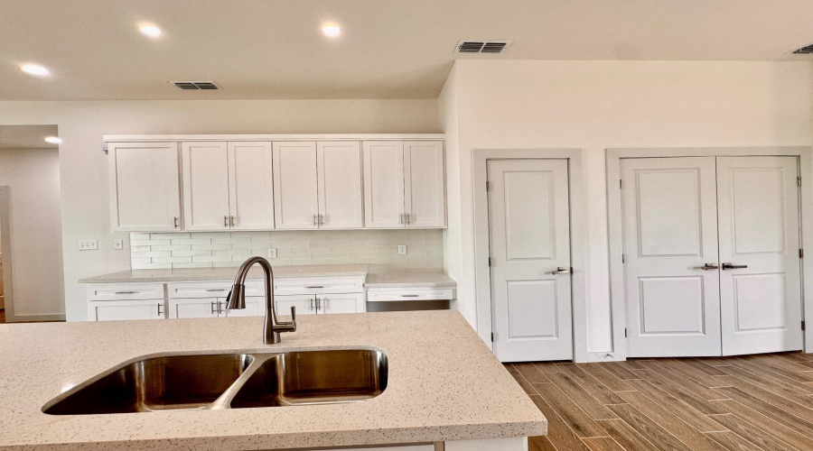 5315 General Franco Dr, LAREDO, Texas 78046, 3 Bedrooms Bedrooms, 5 Rooms Rooms,2 BathroomsBathrooms,Residential,For Sale,5315 General Franco Dr,20253737