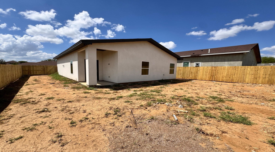 5315 General Franco Dr, LAREDO, Texas 78046, 3 Bedrooms Bedrooms, 5 Rooms Rooms,2 BathroomsBathrooms,Residential,For Sale,5315 General Franco Dr,20253737