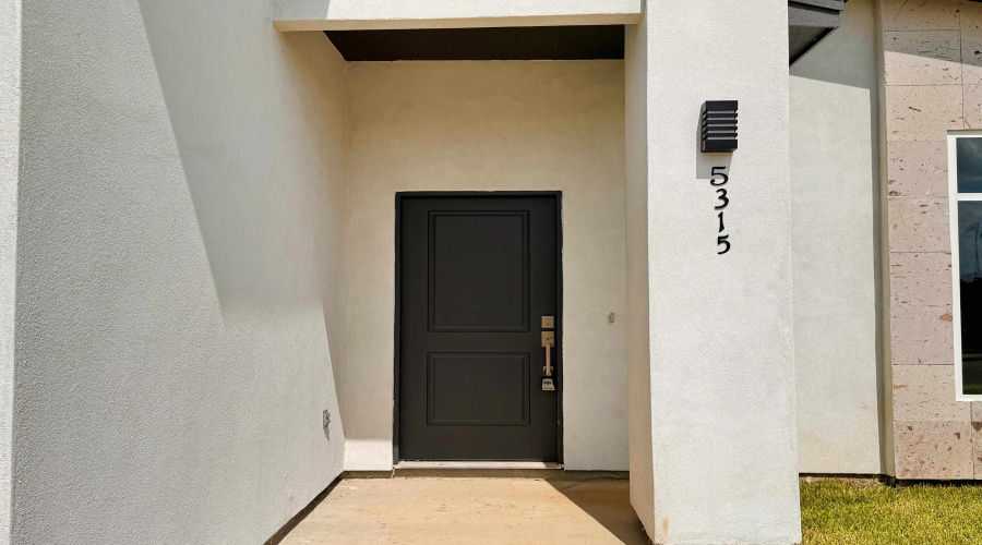 5315 General Franco Dr, LAREDO, Texas 78046, 3 Bedrooms Bedrooms, 5 Rooms Rooms,2 BathroomsBathrooms,Residential,For Sale,5315 General Franco Dr,20253737