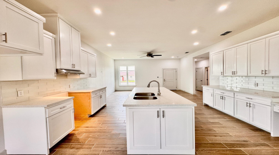 5315 General Franco Dr, LAREDO, Texas 78046, 3 Bedrooms Bedrooms, 5 Rooms Rooms,2 BathroomsBathrooms,Residential,For Sale,5315 General Franco Dr,20253737