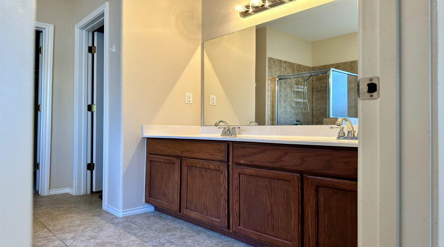 113 Washingtonia Dr, Laredo, Texas 78045, 4 Bedrooms Bedrooms, 9 Rooms Rooms,2 BathroomsBathrooms,Residential,For Sale,113 Washingtonia Dr,20253738