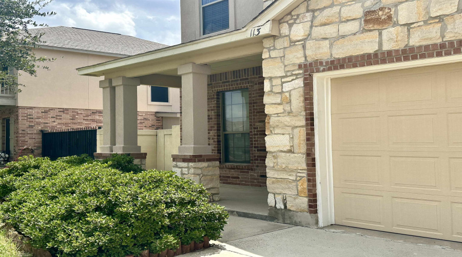 113 Washingtonia Dr, Laredo, Texas 78045, 4 Bedrooms Bedrooms, 9 Rooms Rooms,2 BathroomsBathrooms,Residential,For Sale,113 Washingtonia Dr,20253738