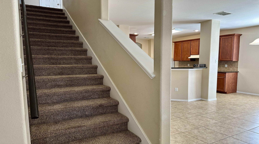 113 Washingtonia Dr, Laredo, Texas 78045, 4 Bedrooms Bedrooms, 9 Rooms Rooms,2 BathroomsBathrooms,Residential,For Sale,113 Washingtonia Dr,20253738