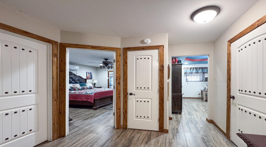 106 S Tapeyste Ave, Laredo, Texas 78043, 2 Bedrooms Bedrooms, 6 Rooms Rooms,2 BathroomsBathrooms,Residential,For Sale,106 S Tapeyste Ave,20253739