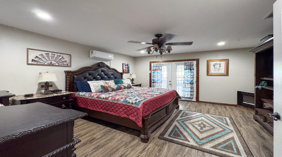 106 S Tapeyste Ave, Laredo, Texas 78043, 2 Bedrooms Bedrooms, 6 Rooms Rooms,2 BathroomsBathrooms,Residential,For Sale,106 S Tapeyste Ave,20253739