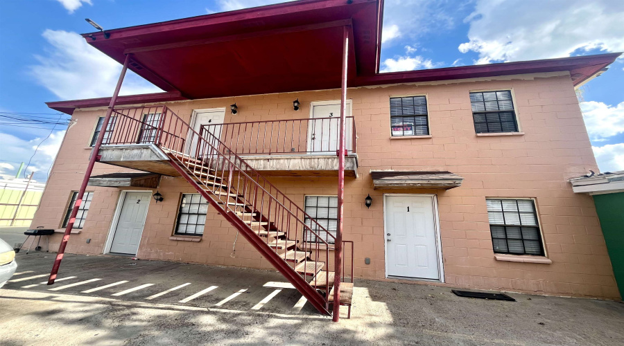 4211 Santa Isabel Ave, Laredo, Texas 78041, 2 Bedrooms Bedrooms, 5 Rooms Rooms,1 BathroomBathrooms,Residential,For Rent,4211 Santa Isabel Ave,20253741