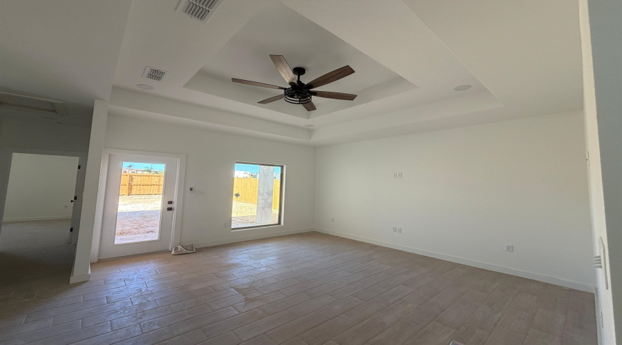 5606 Bramble Ln., Laredo, Texas 78046, 3 Bedrooms Bedrooms, 5 Rooms Rooms,2 BathroomsBathrooms,Residential,For Sale,5606 Bramble Ln.,20253744