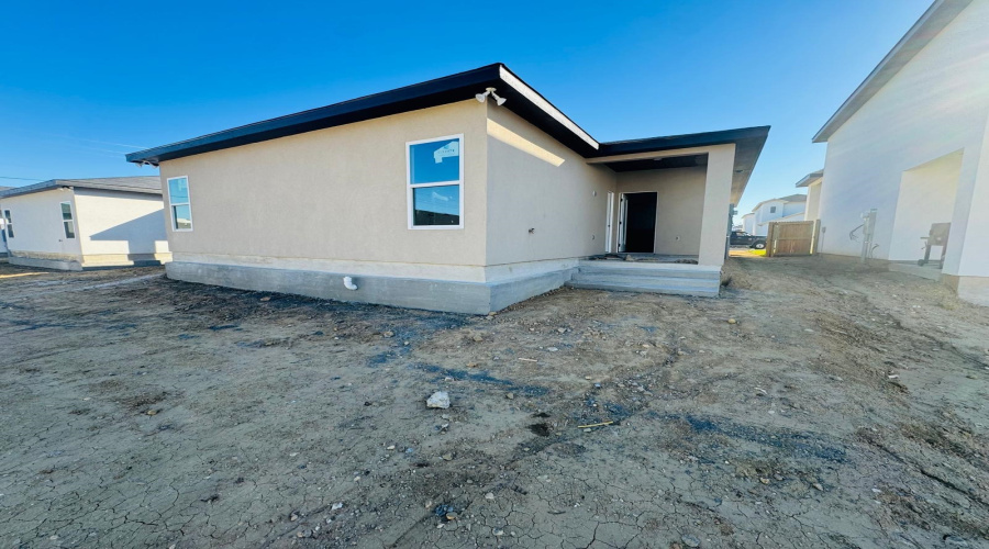 1524 Cincho St., Laredo, Texas 78046, 4 Bedrooms Bedrooms, 8 Rooms Rooms,2 BathroomsBathrooms,Residential,For Sale,1524 Cincho St.,20253746